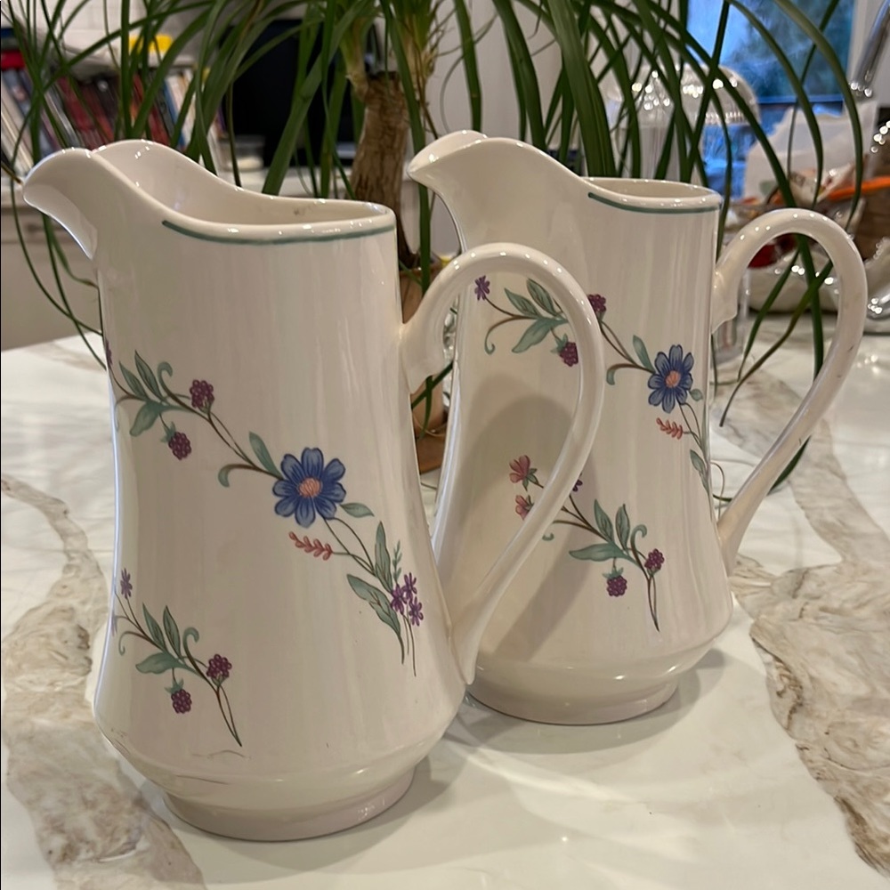 EUC 2 Oneida Ava patterned 8” tall microwave & dishwasher safe ceramic pitchers